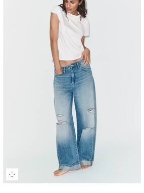 Zara TRF BAGGY FOLDED RIPPED
MID-RISE JEANS
